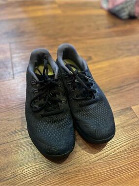 NIKE Black Lightweight /ultra soft Running Shoes